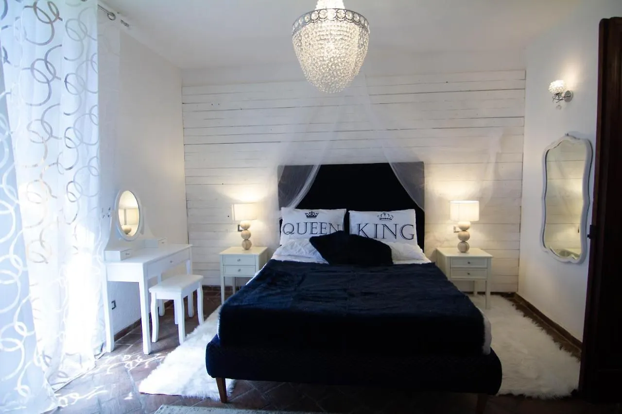 Alloggio per agriturismo La Corte Della Regina Catania Italia